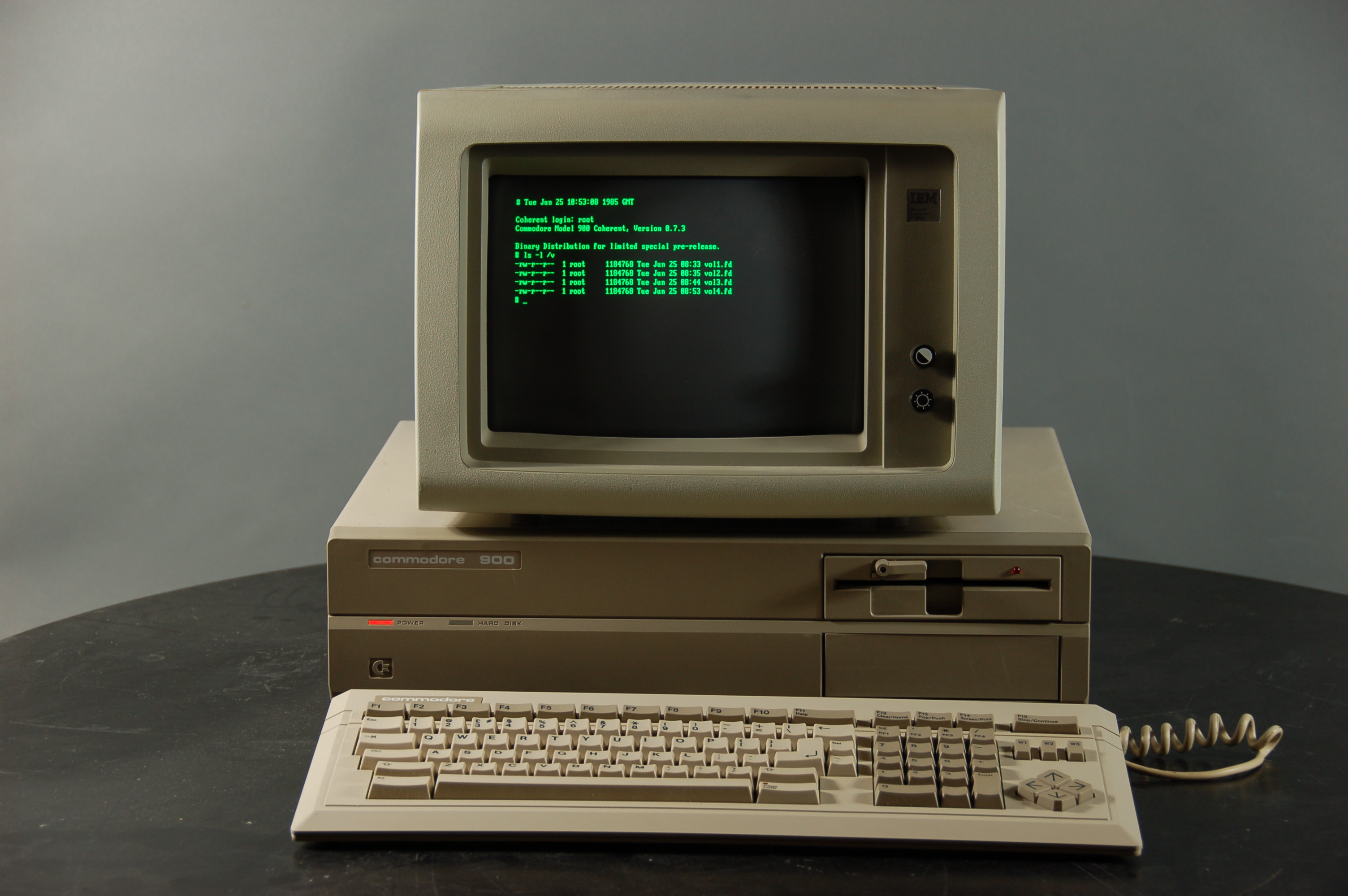 Commodore 900